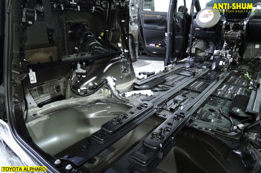 ToyotaAlphard_3.jpg