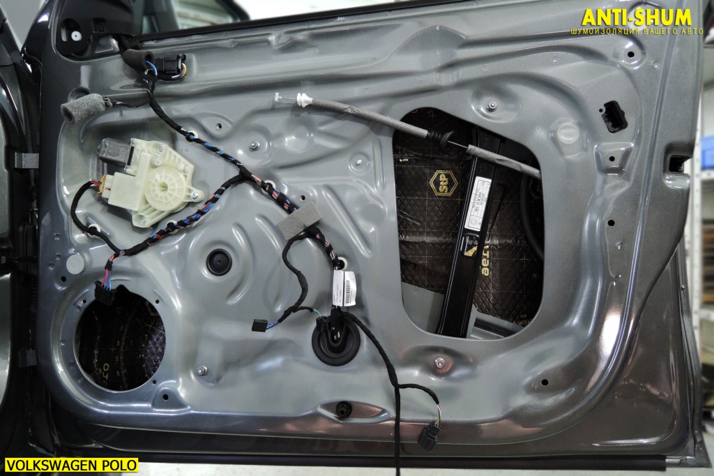 VolkswagenPolo_13.jpg VolkswagenPolo_13.jpg